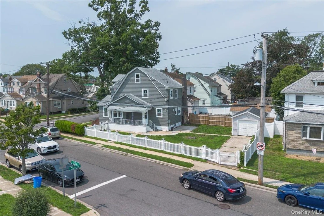 Photo of 17 Sapir Street
