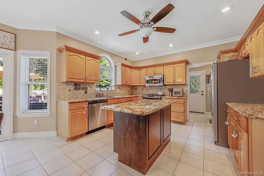 Photo of 62 Ridgefield Drive