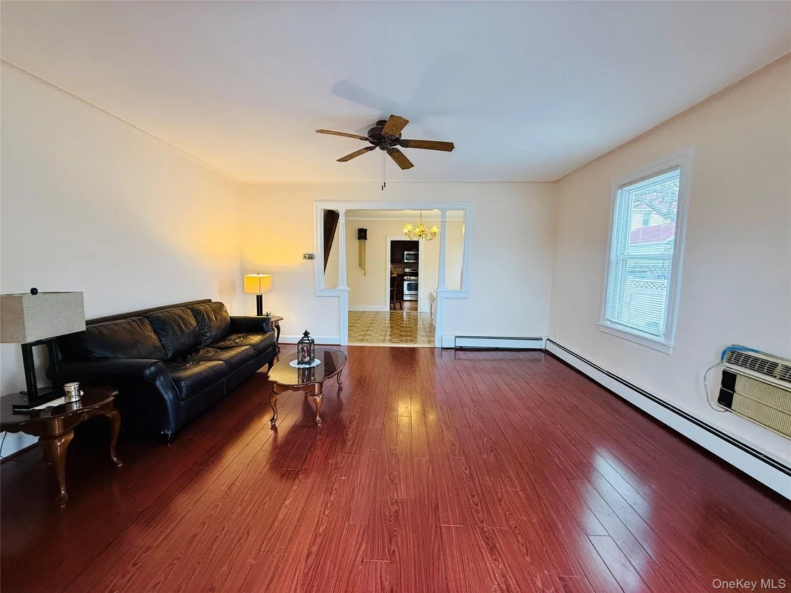Photo of 1813 Willow Lane