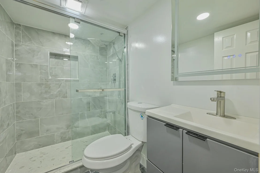 Photo of 100 Morris Parkway