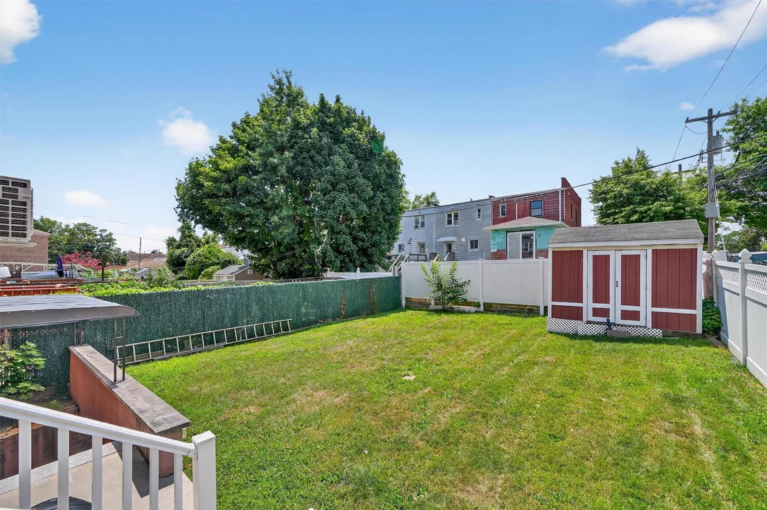 Photo of 767 Clarence Avenue