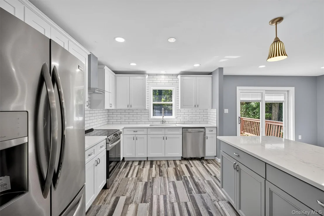 Photo of 619 Creekside Road