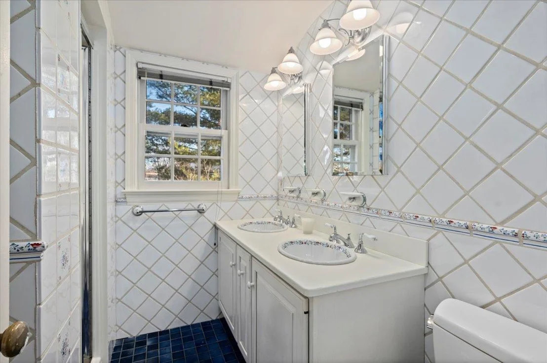 Photo of 1 Mead Pond Lane