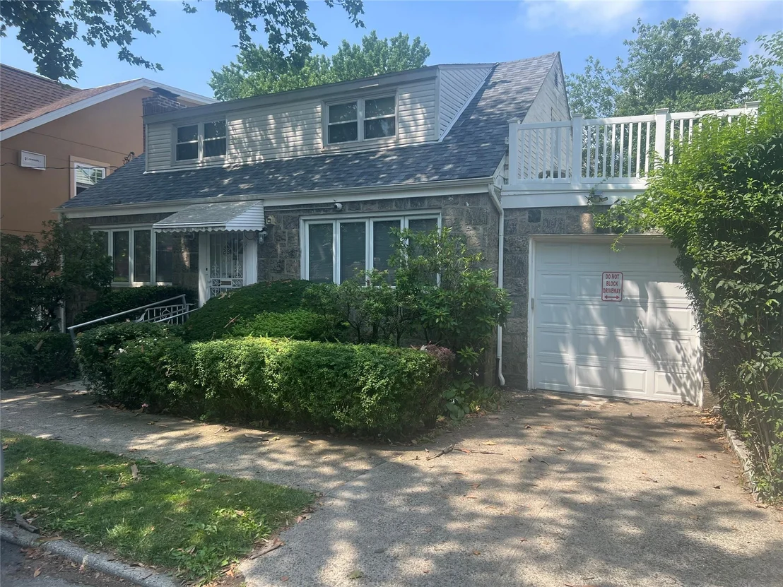 Photo of 2449 Young Avenue