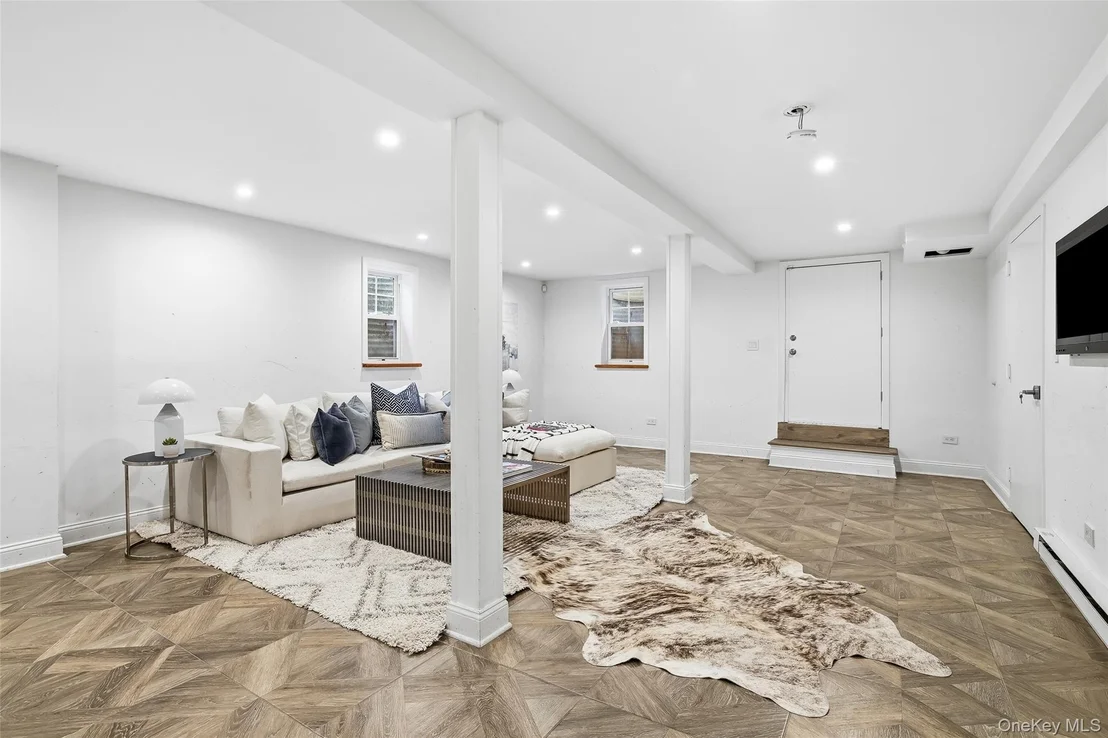 Photo of 440 Sterling Road