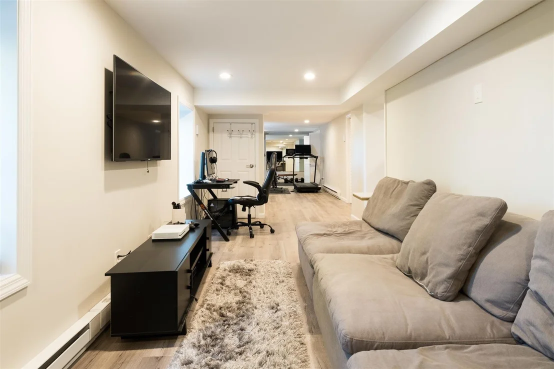 Photo of 6 Hubbard Circle