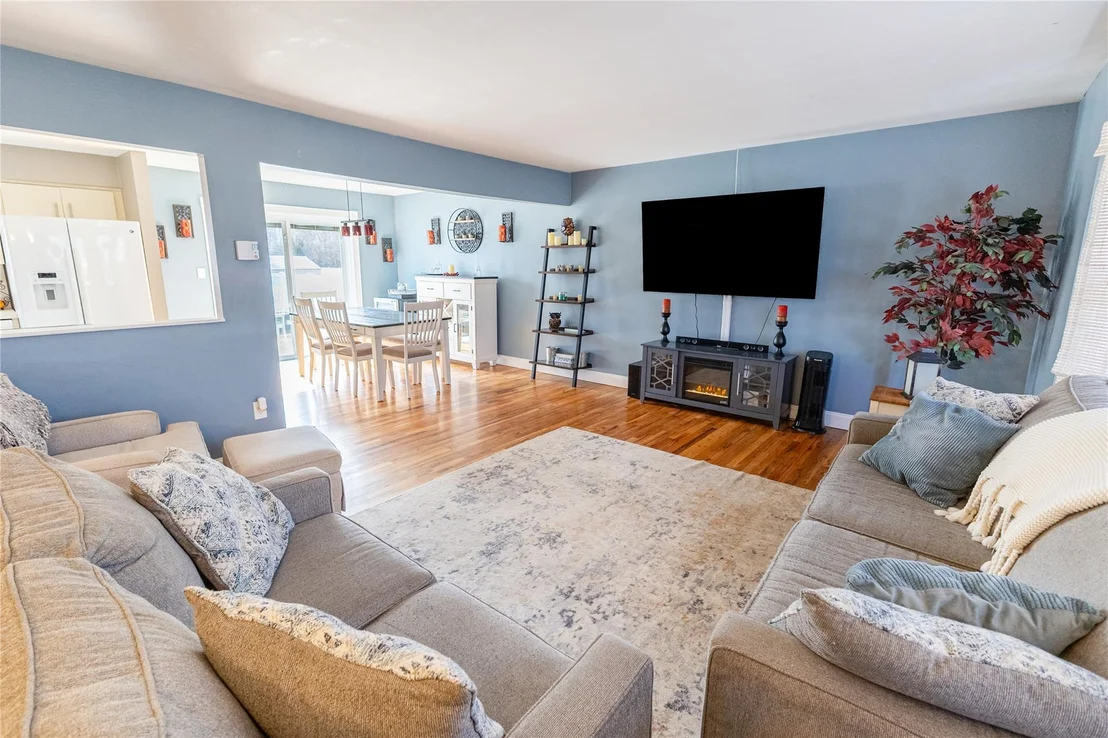 Photo of 120 Erlanger Boulevard