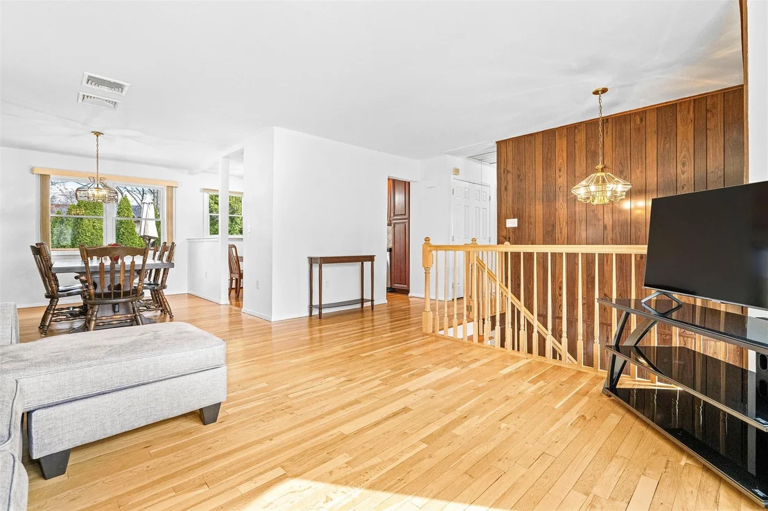 Photo of 18 Eakman Drive
