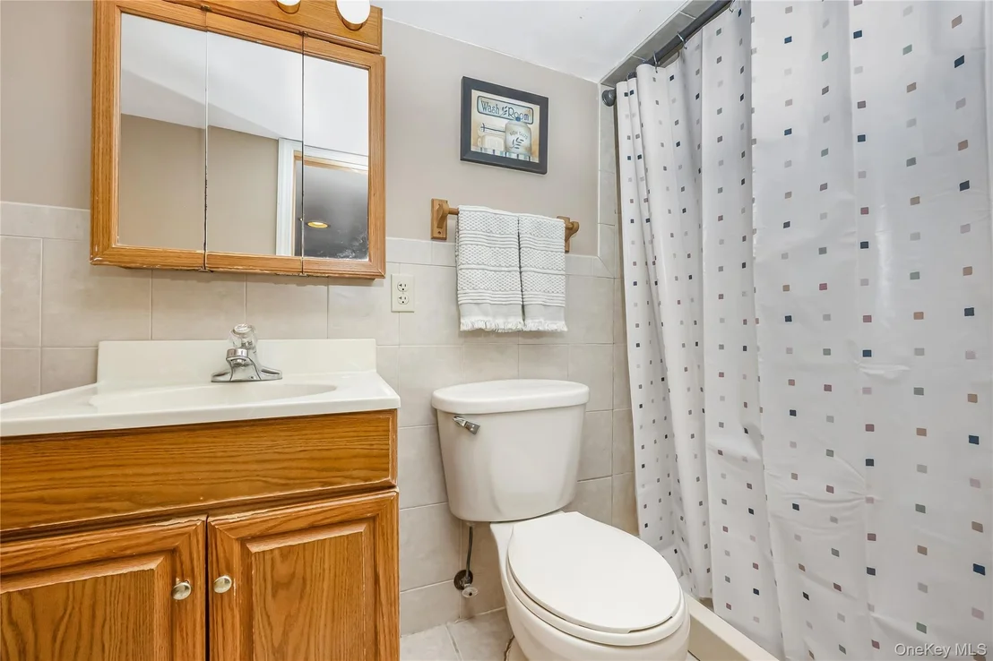 Photo of 242 Islip Boulevard