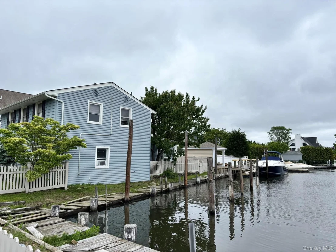 Photo of 2425 Jackson Avenue