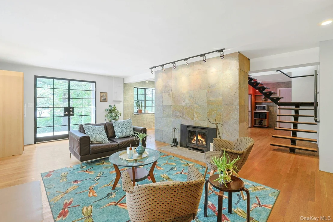 Photo of 75 Lakeside Drive