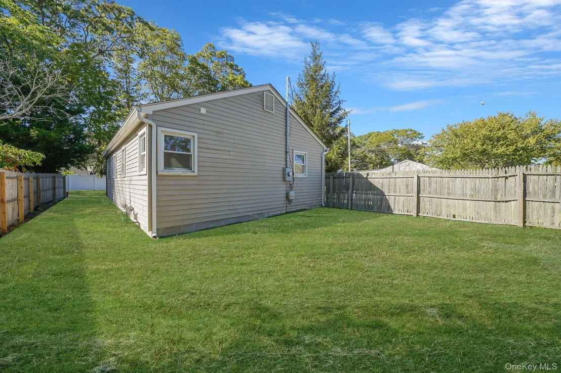 Photo of 2 W Walnut Street