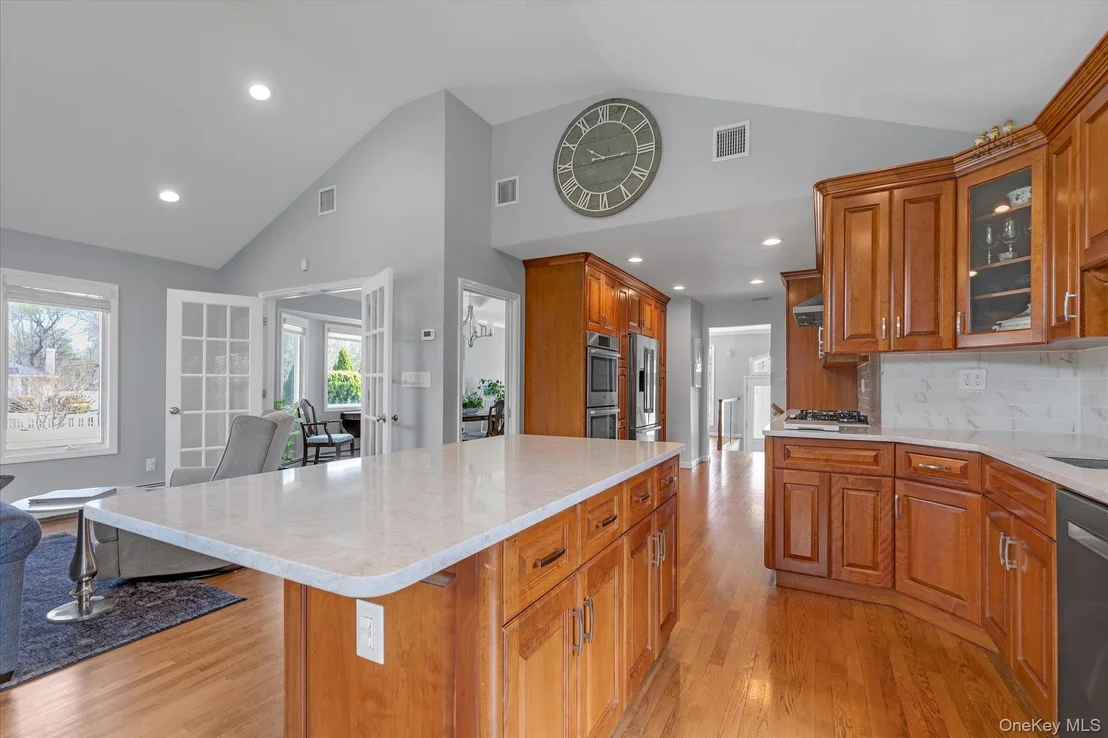 Photo of 340 Woodbridge Lane