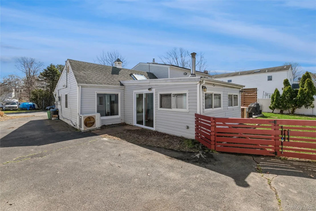 Photo of 84 Corbin Avenue