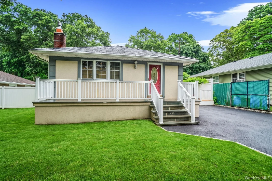 Photo of 138 River Road
