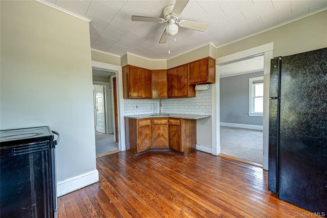 Photo of 129 Bay Avenue