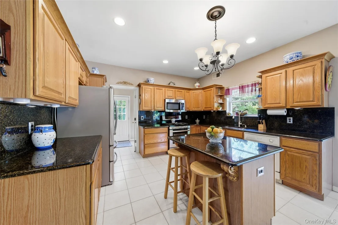 Photo of 9 Ridgefield Drive