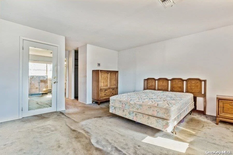Photo of Unit 709 at 2355 Pershing Boulevard