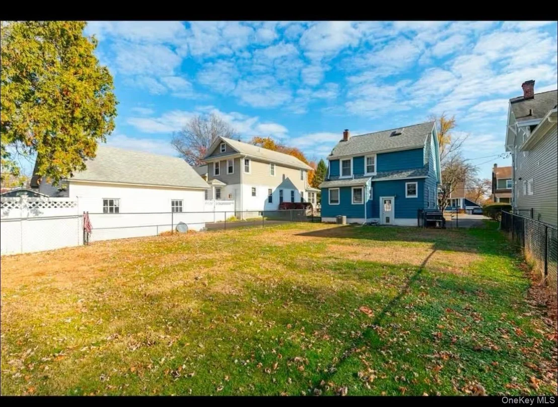 Photo of 10 Oakwood Boulevard