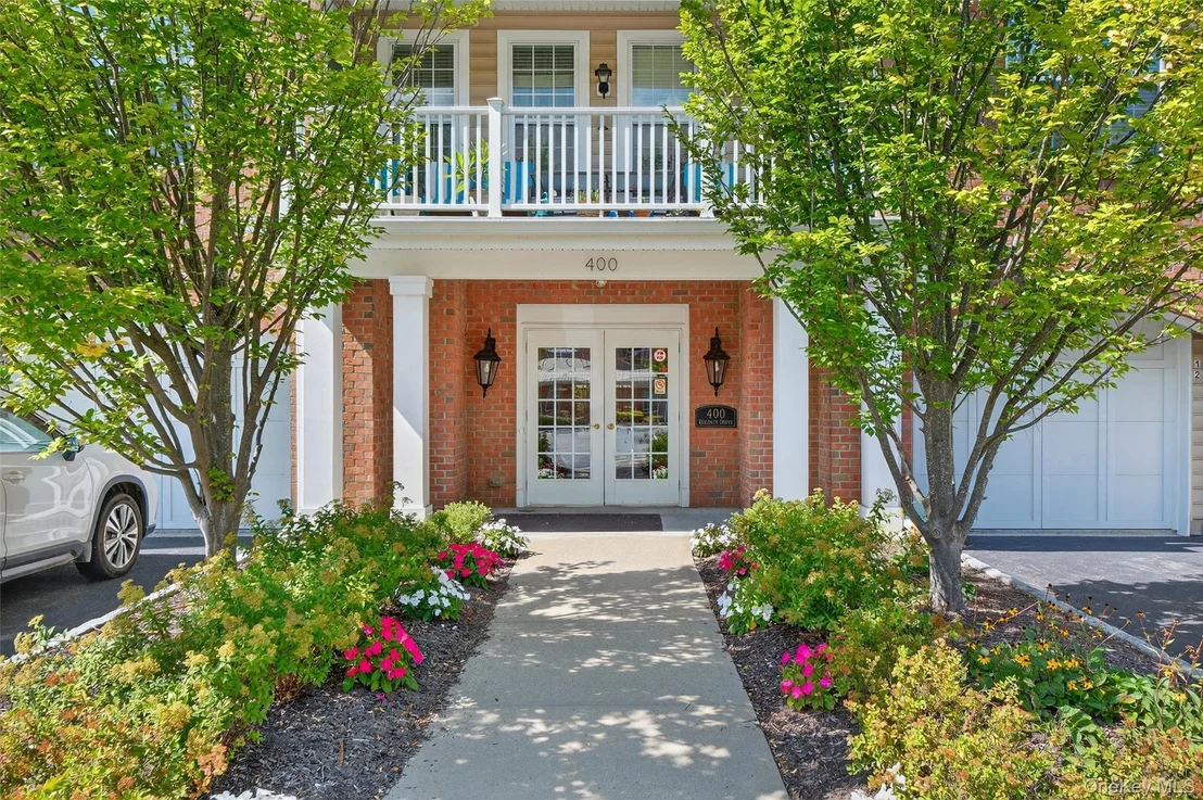 Photo of 423 Regency Drive