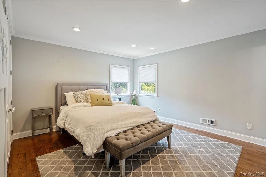 Photo of 46 Saratoga Drive
