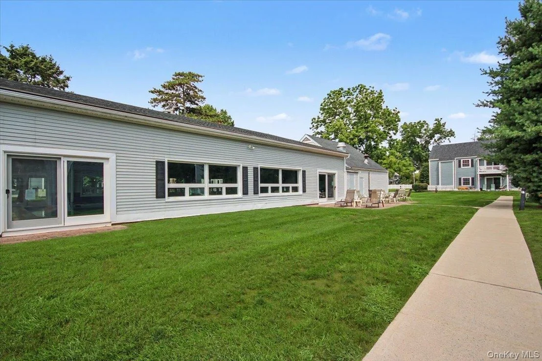 Photo of Unit D at 902 Commons Way