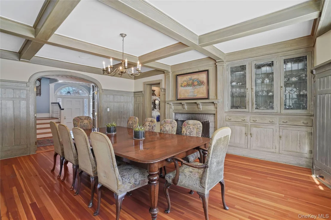 Photo of 534 Pelham Manor Road