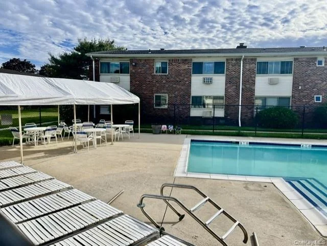 Photo of Unit 2A at 2439 Union Blvd. Apt 2A