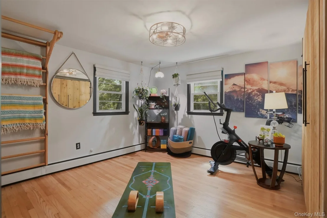 Photo of 16 Howland Road