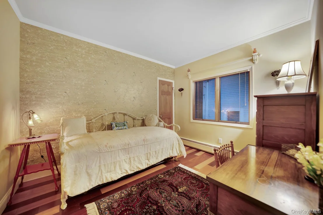 Photo of 2660 Riverside Drive