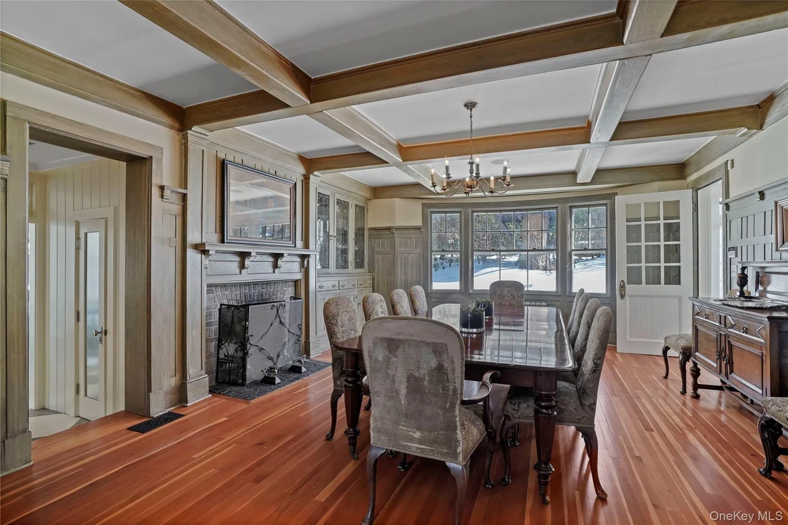 Photo of 534 Pelham Manor Road