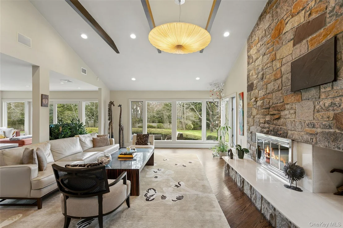 Photo of 230 Richards Lane