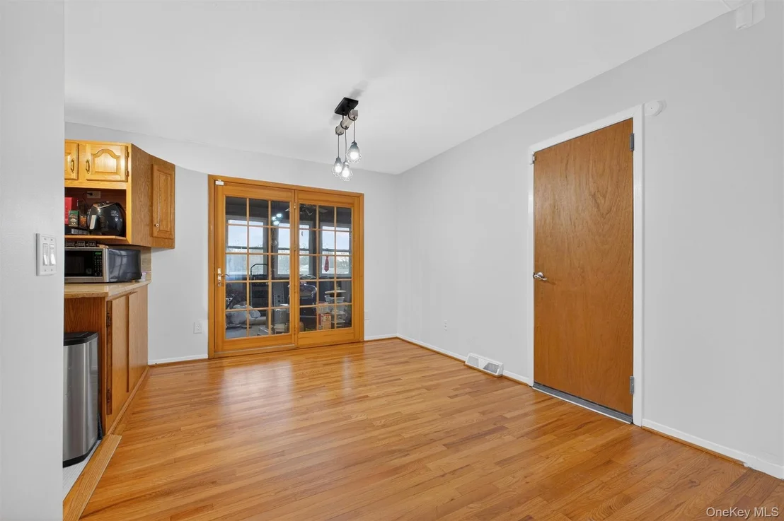 Photo of 18 Cardinal Drive