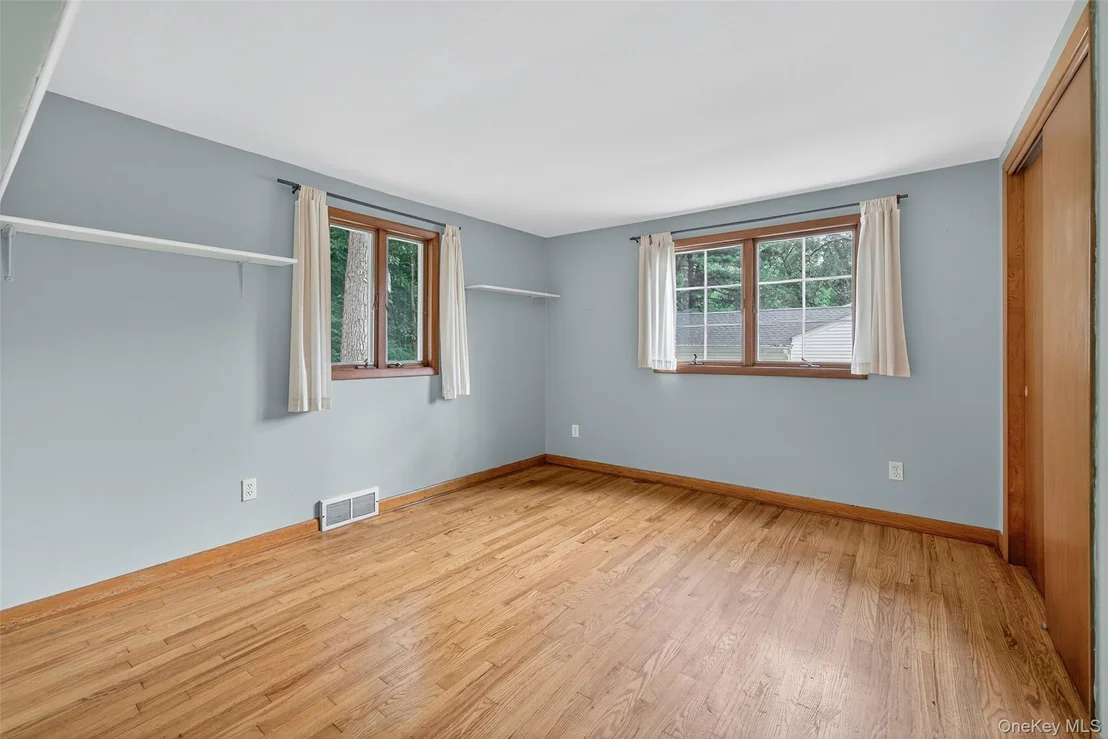 Photo of 33 Windwood Drive