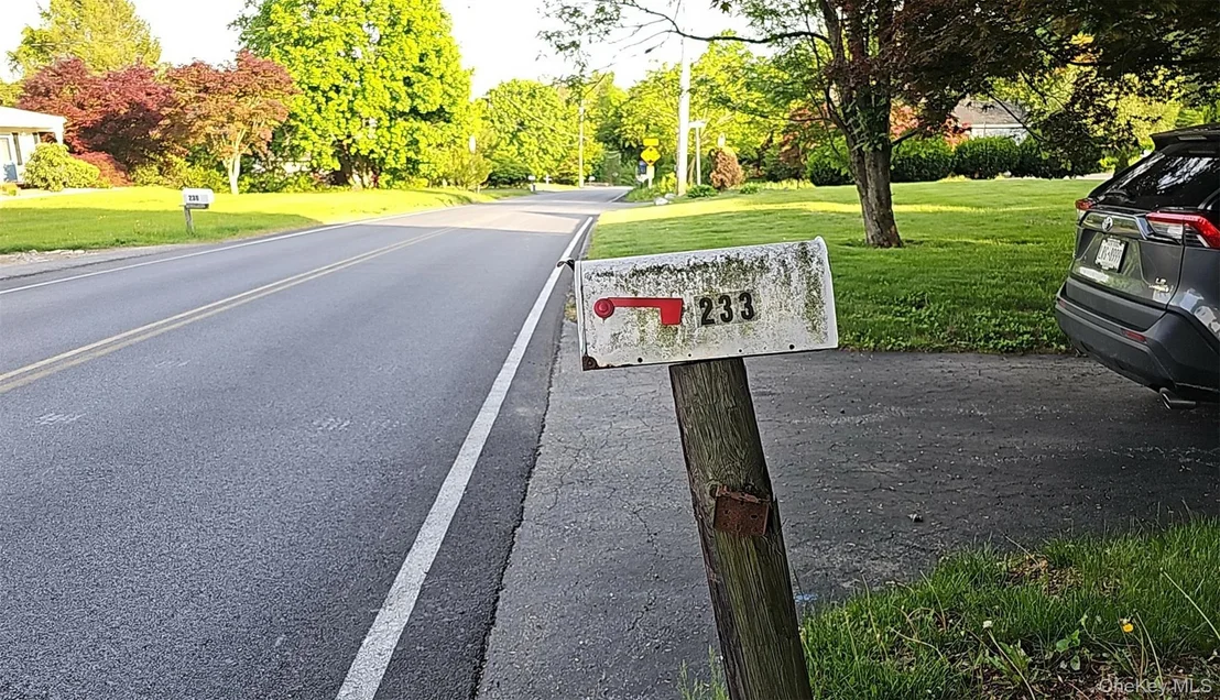 Photo of 233 Peaceable Hill Road