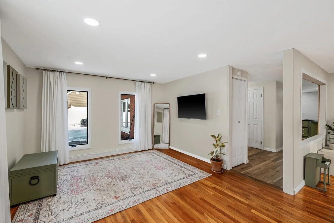 Photo of 33 Scotch Pine Drive