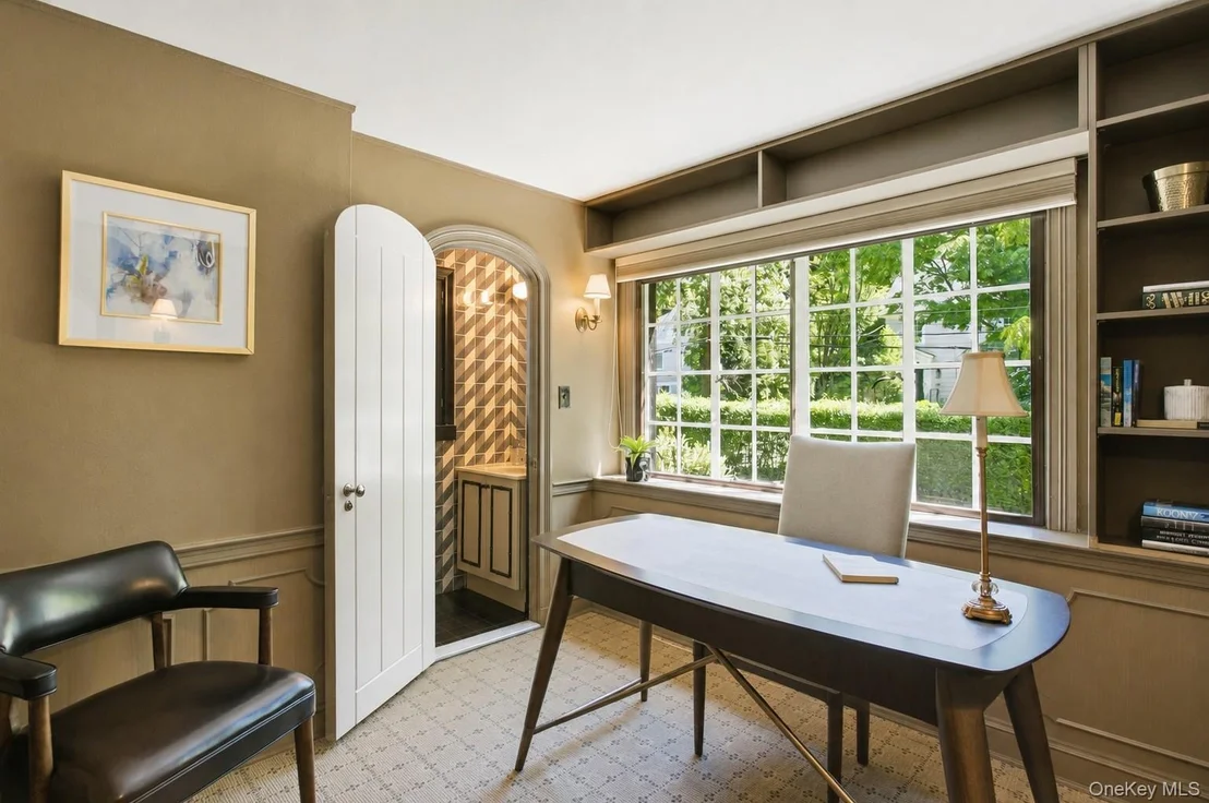 Photo of 449 Pelham Manor Road