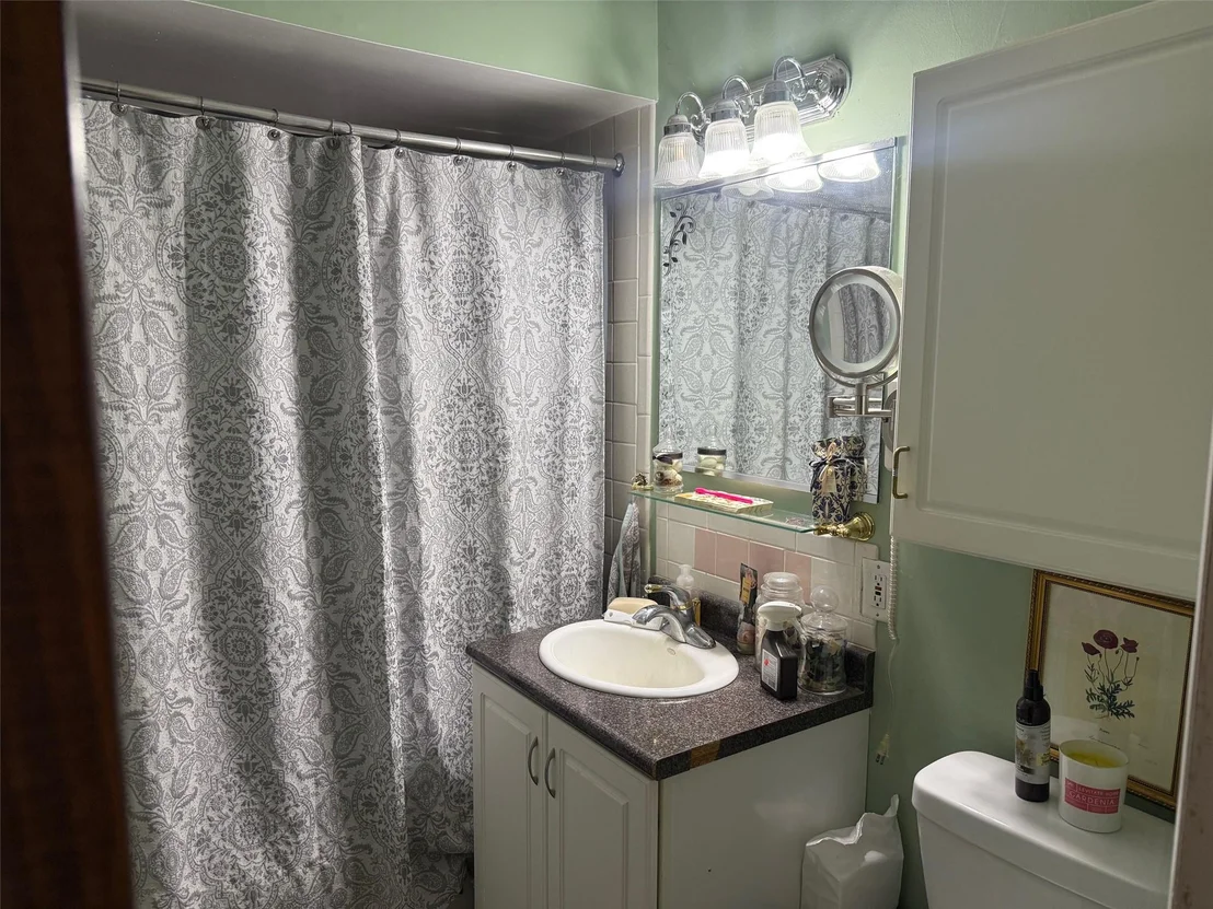 Photo of Unit A at 600 Commons Way