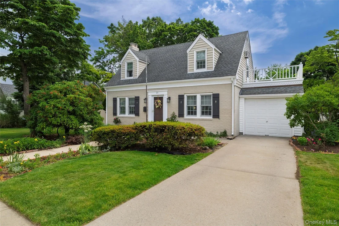 Photo of 21 Maple Street