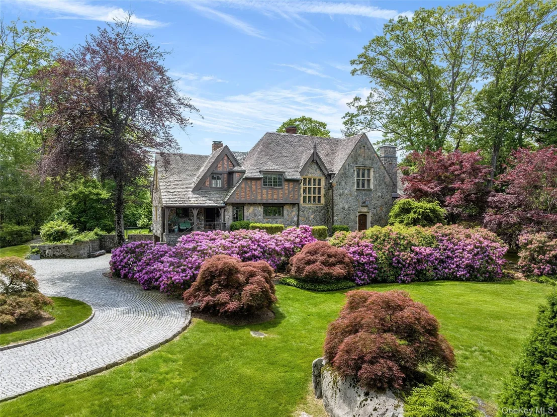 Photo of 294 Sterling Road