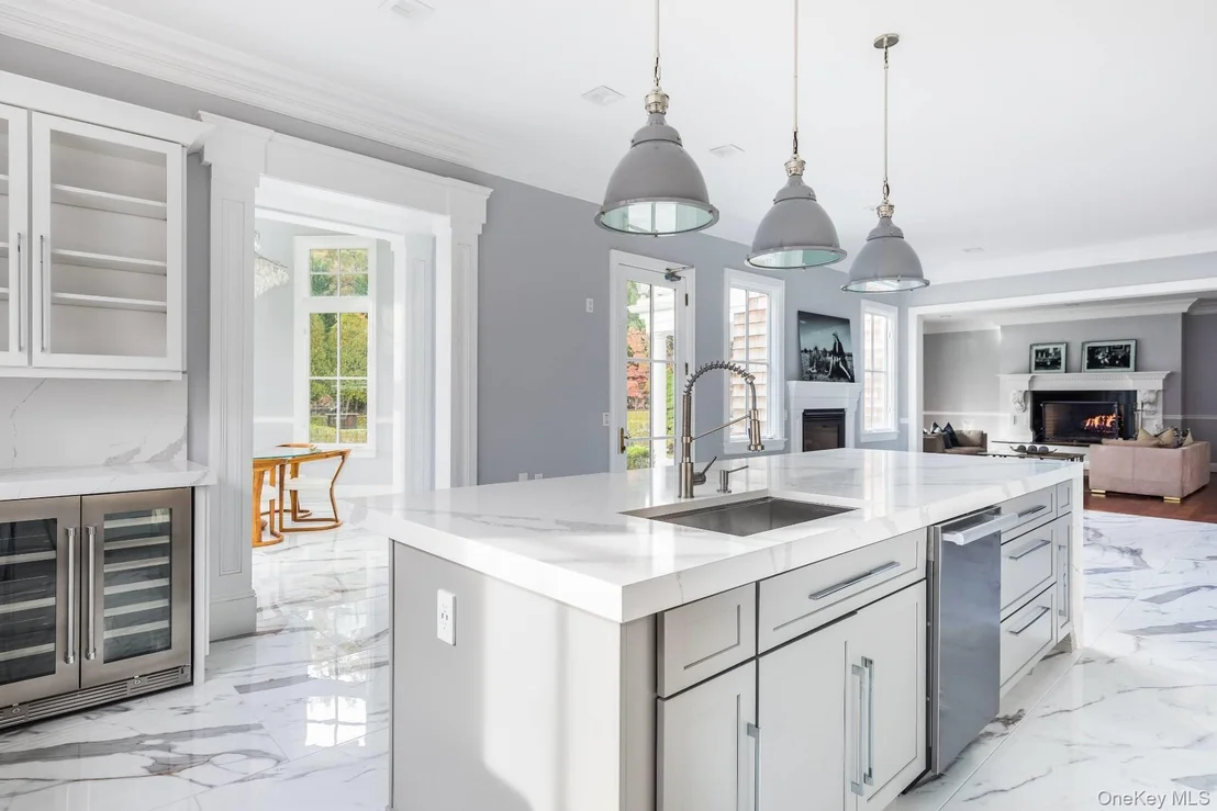 Photo of 2136 Deerfield Road