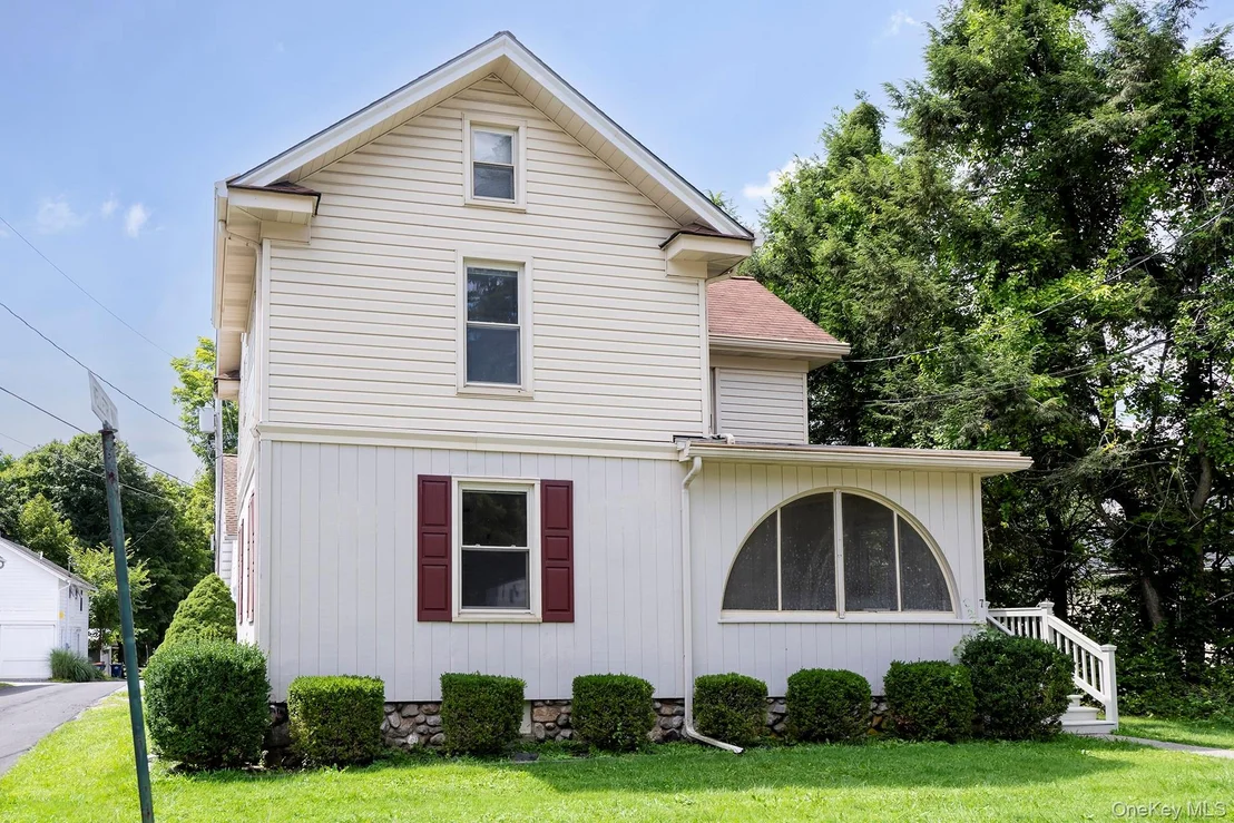 Photo of 7 Maple Avenue