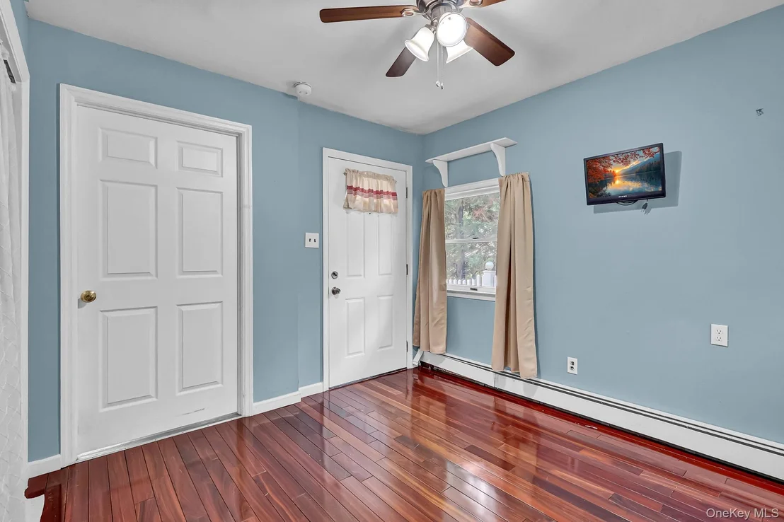 Photo of 948 Simon Place