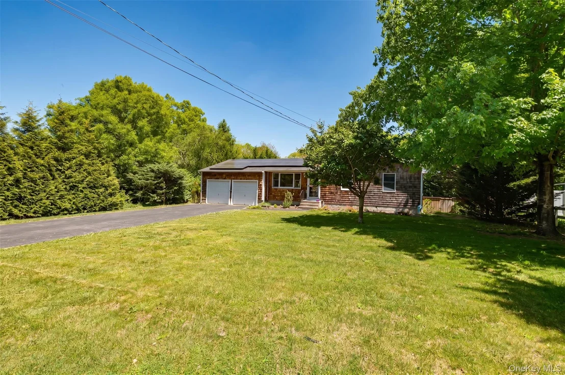 Photo of 37 Crescent Bow