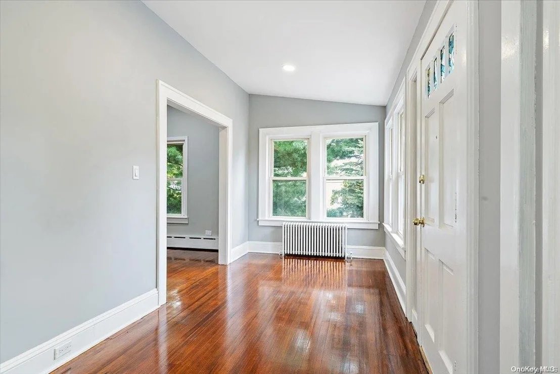 Photo of 187 Plainview Road
