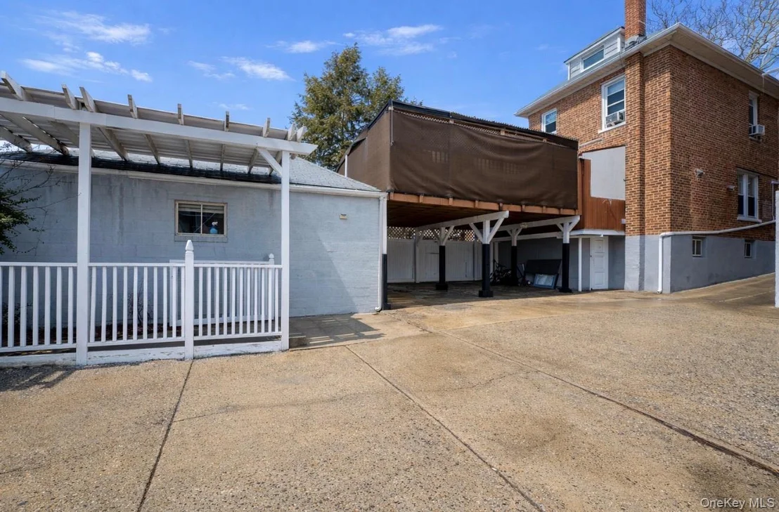 Photo of 1925 Radcliff Avenue