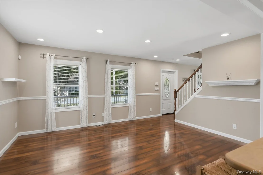 Photo of 10 Henmond Boulevard