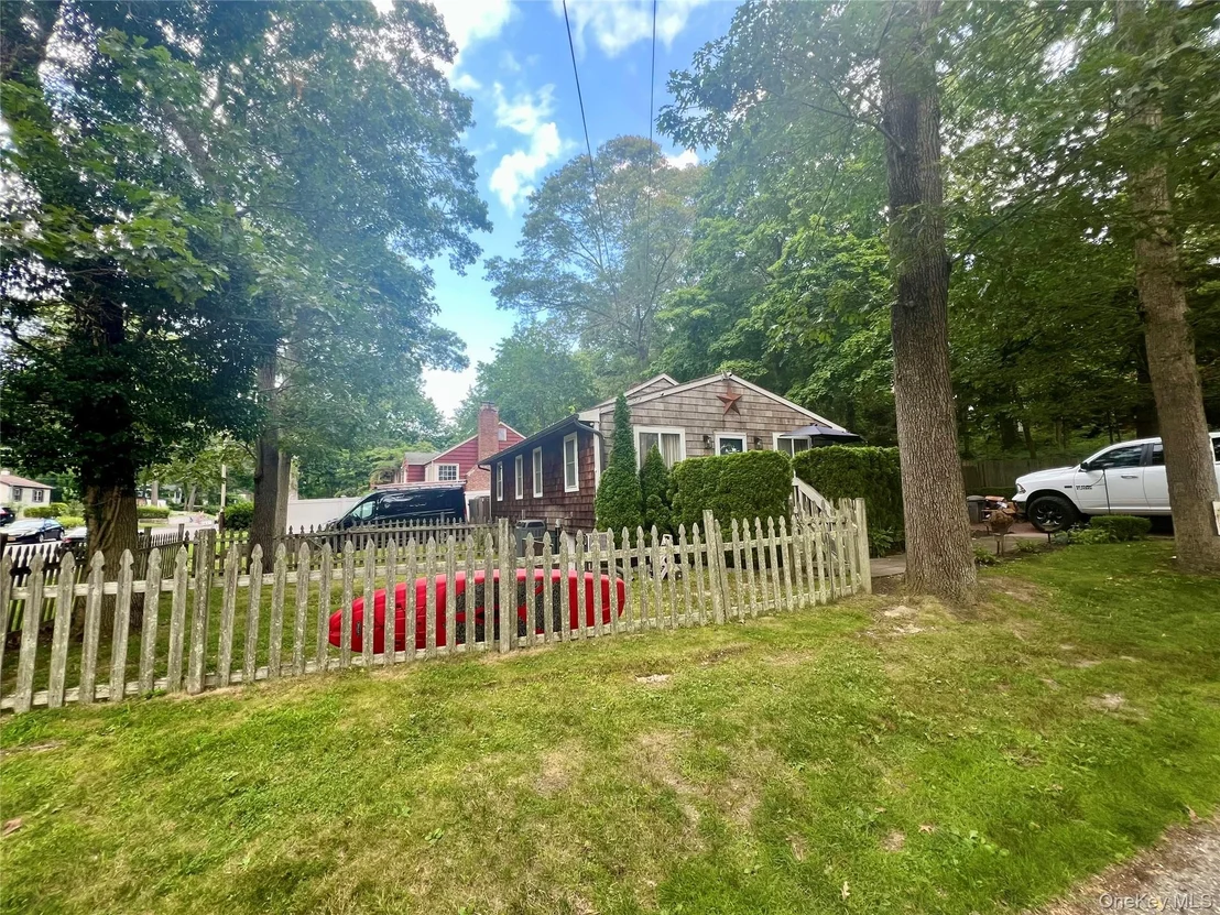 Photo of 230 Lakeside Trail