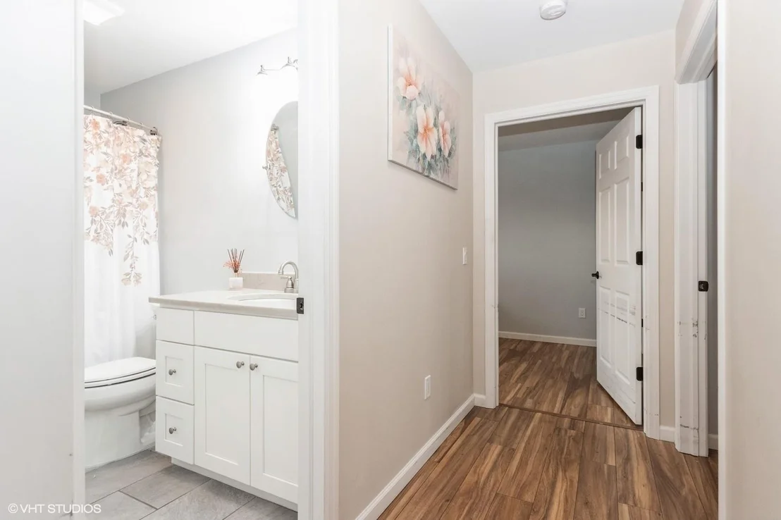 Photo of 46 Peaceable Way