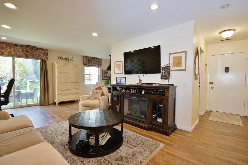 Photo of Unit B at 800 Commons Way